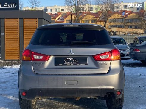 Mitsubishi Outlander 2016 - фото 3