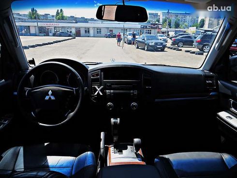 Mitsubishi Pajero Wagon 2008 - фото 19