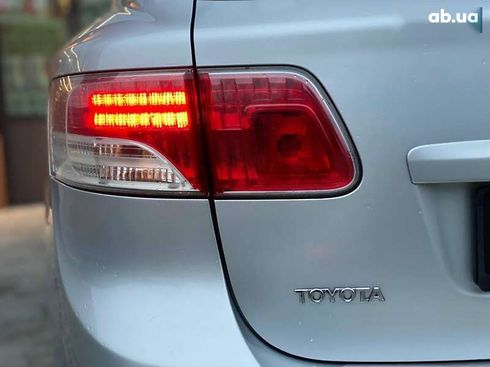 Toyota Avensis 2011 - фото 15