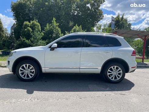 Volkswagen Touareg 2015 белый - фото 12