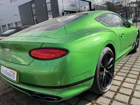 Bentley Continental GT 2022 - фото 20