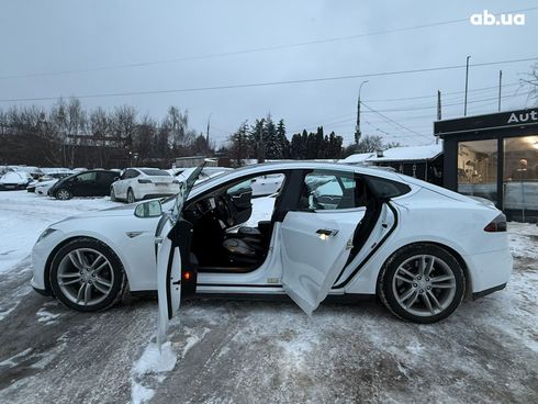 Tesla Model S 2015 белый - фото 11