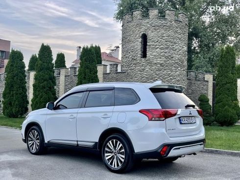 Mitsubishi Outlander 2020 - фото 5