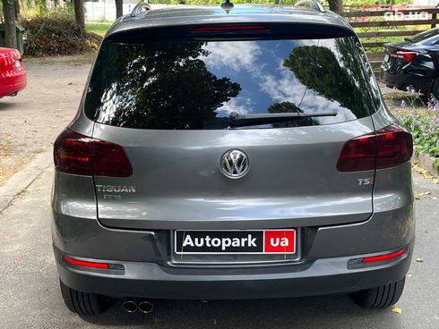 Volkswagen Tiguan 2018 серый - фото 10