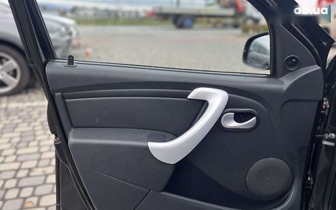 Renault Sandero 2012 - фото 17