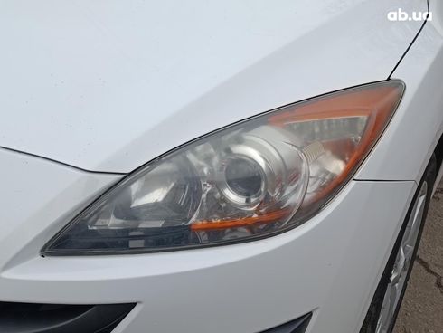Mazda 3 2010 белый - фото 6