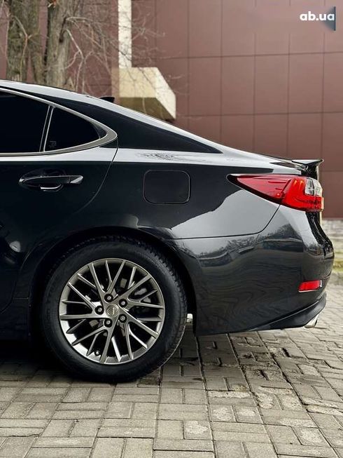 Lexus ES 2018 - фото 20