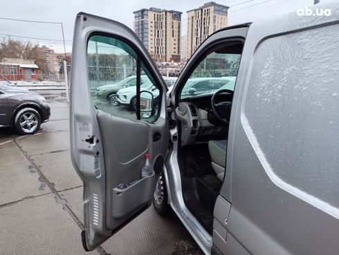 Renault Trafic 2007 серый - фото 12