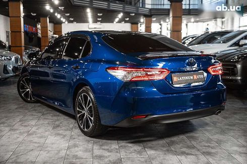 Toyota Camry 2019 - фото 13