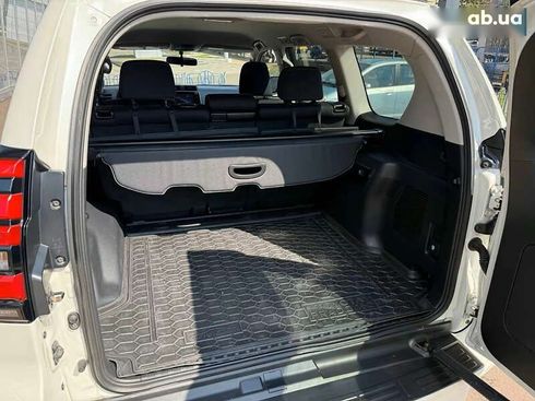 Toyota Land Cruiser Prado 2019 - фото 23