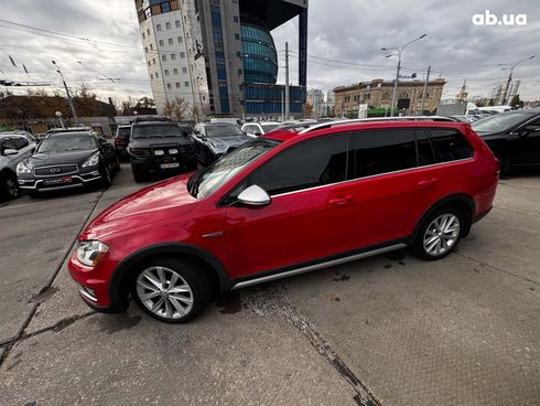 Volkswagen Golf 2016 красный - фото 3