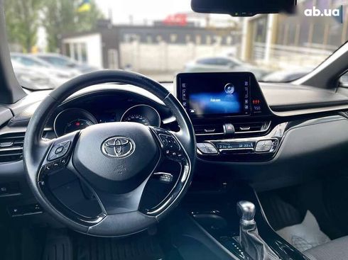 Toyota C-HR 2019 - фото 25