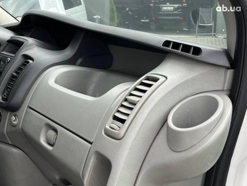 Renault Trafic 2014 белый - фото 21