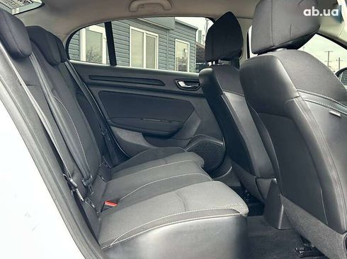 Renault Megane 2019 - фото 30