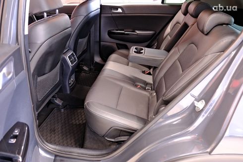 Kia Sportage 2018 серый - фото 9