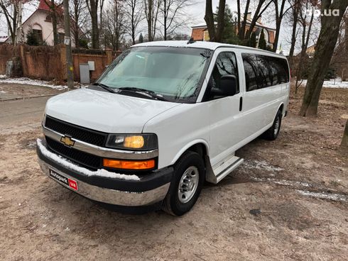 Chevrolet Express 2018 белый - фото 2