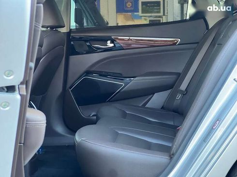 Kia K7 2017 - фото 20