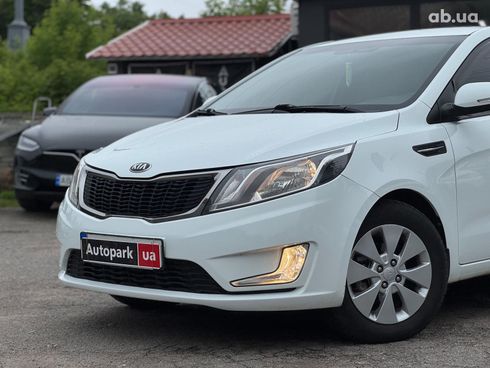 Kia Rio 2013 белый - фото 2