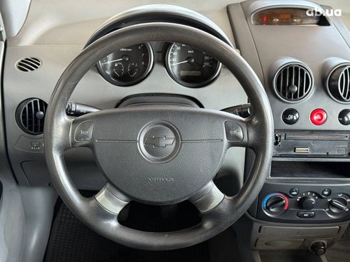 Chevrolet Aveo 2005 серый - фото 10
