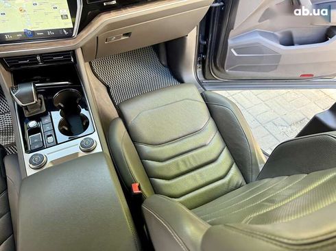 Volkswagen Touareg 2020 - фото 30