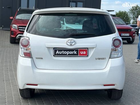 Toyota Verso 2012 белый - фото 3
