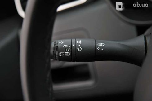 Renault Duster 2018 - фото 17
