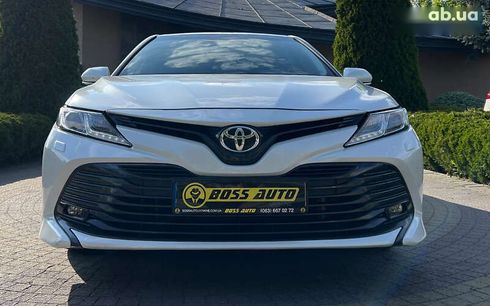Toyota Camry 2019 - фото 2