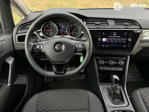 Volkswagen Touran 2018 - фото 25