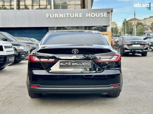 Toyota Camry 2025 - фото 2