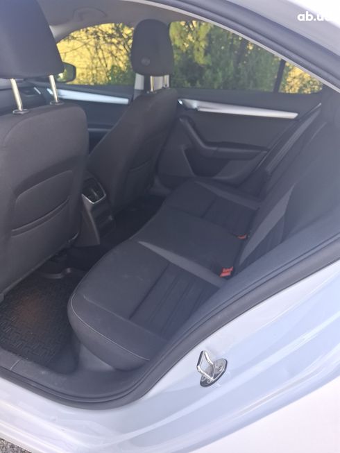 Skoda Octavia 2019 белый - фото 4