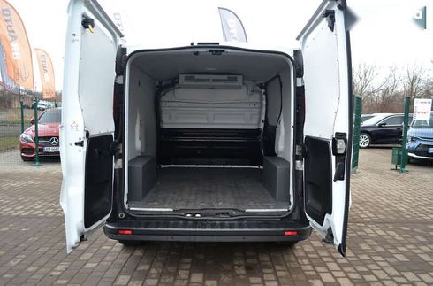 Renault Trafic 2021 - фото 25