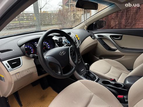 Hyundai Elantra 2015 белый - фото 11