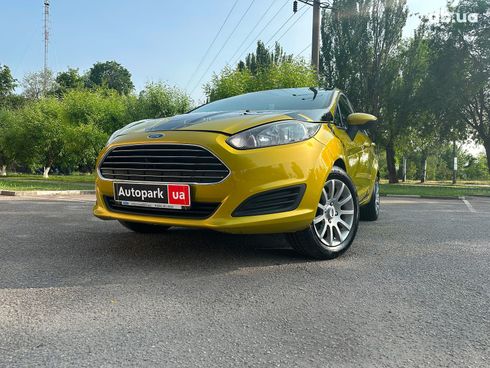 Ford Fiesta 2014 желтый - фото 11