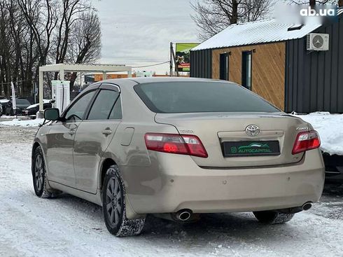 Toyota Camry 2007 - фото 7