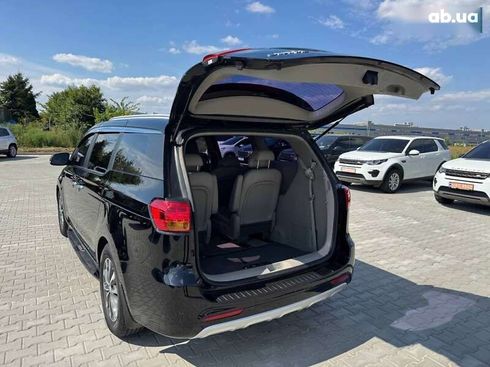Kia Carnival 2017 - фото 9