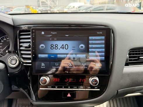 Mitsubishi Outlander 2023 - фото 17