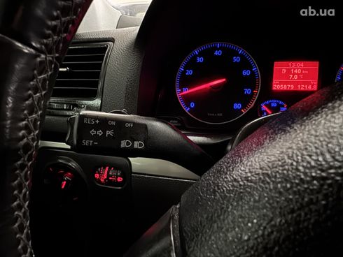 Volkswagen Golf 2005 черный - фото 13