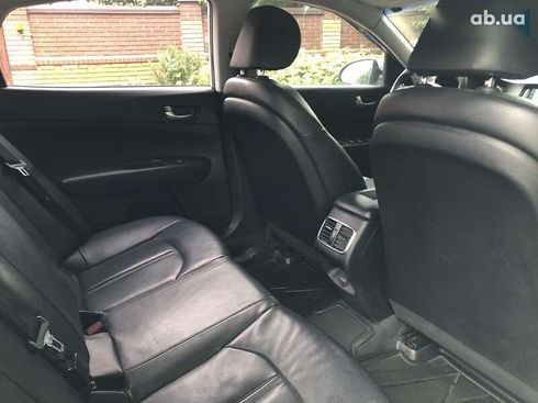 Kia K5 2017 - фото 14