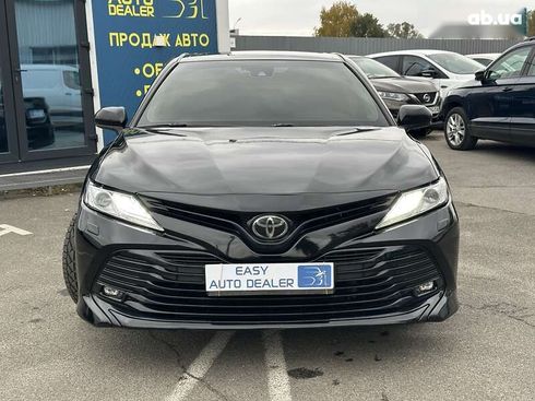 Toyota Camry 2019 - фото 3