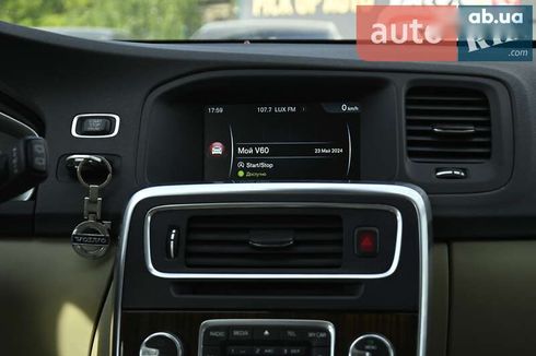 Volvo V60 2014 - фото 12