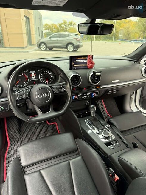 Audi A3 2020 - фото 17