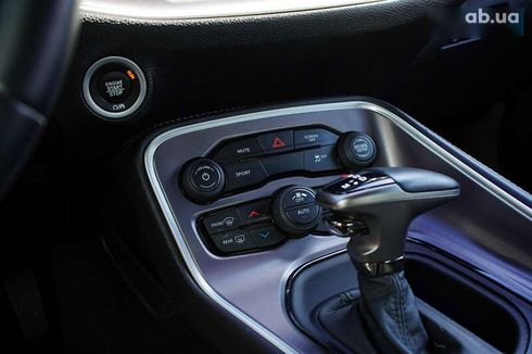Dodge Challenger 2019 - фото 24