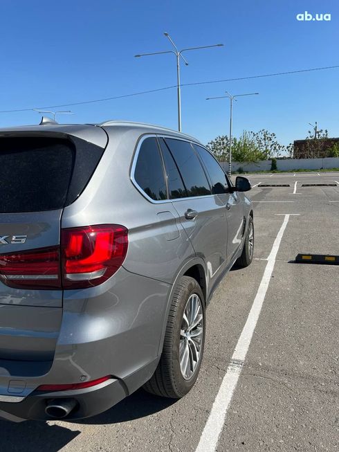 BMW X5 2015 серый - фото 5