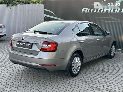 Skoda Octavia 2017 - фото 23