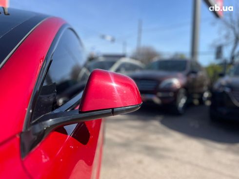 Tesla Model 3 2018 красный - фото 10