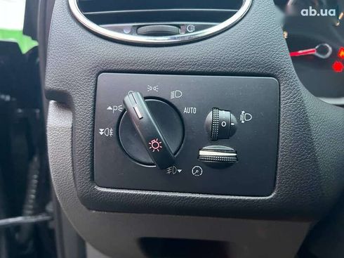 Ford Focus 2010 - фото 17
