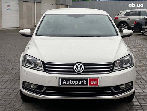 Volkswagen passat b7 2012 белый - фото 2