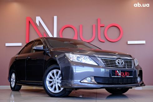 Toyota Camry 2014 серый - фото 4