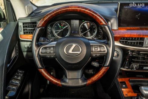 Lexus LX 2016 белый - фото 11