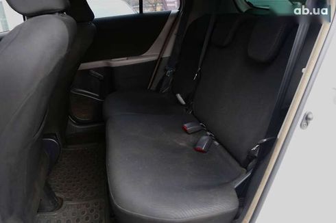 Toyota Yaris 2011 - фото 9